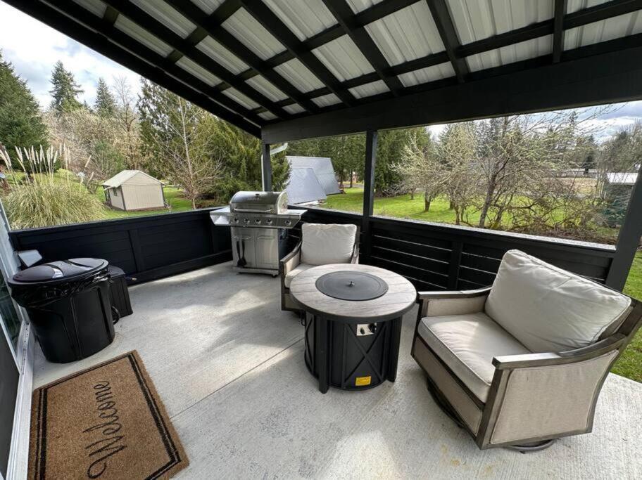 Romantic Cozy Cabin Walk To Lake Hot Tub Bikes Kayaks Grill Onalaska Luaran gambar