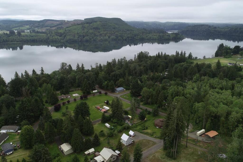Romantic Cozy Cabin Walk To Lake Hot Tub Bikes Kayaks Grill Onalaska Luaran gambar